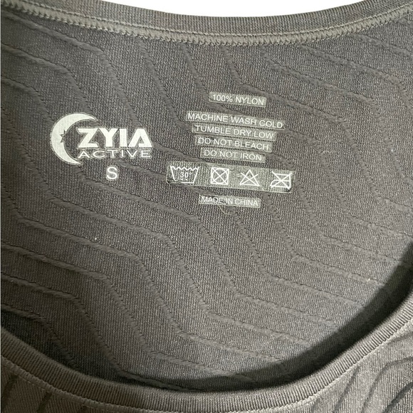 Zyia Dark Gray Zig Zag Exercise Tank Small - Picture 2 of 4